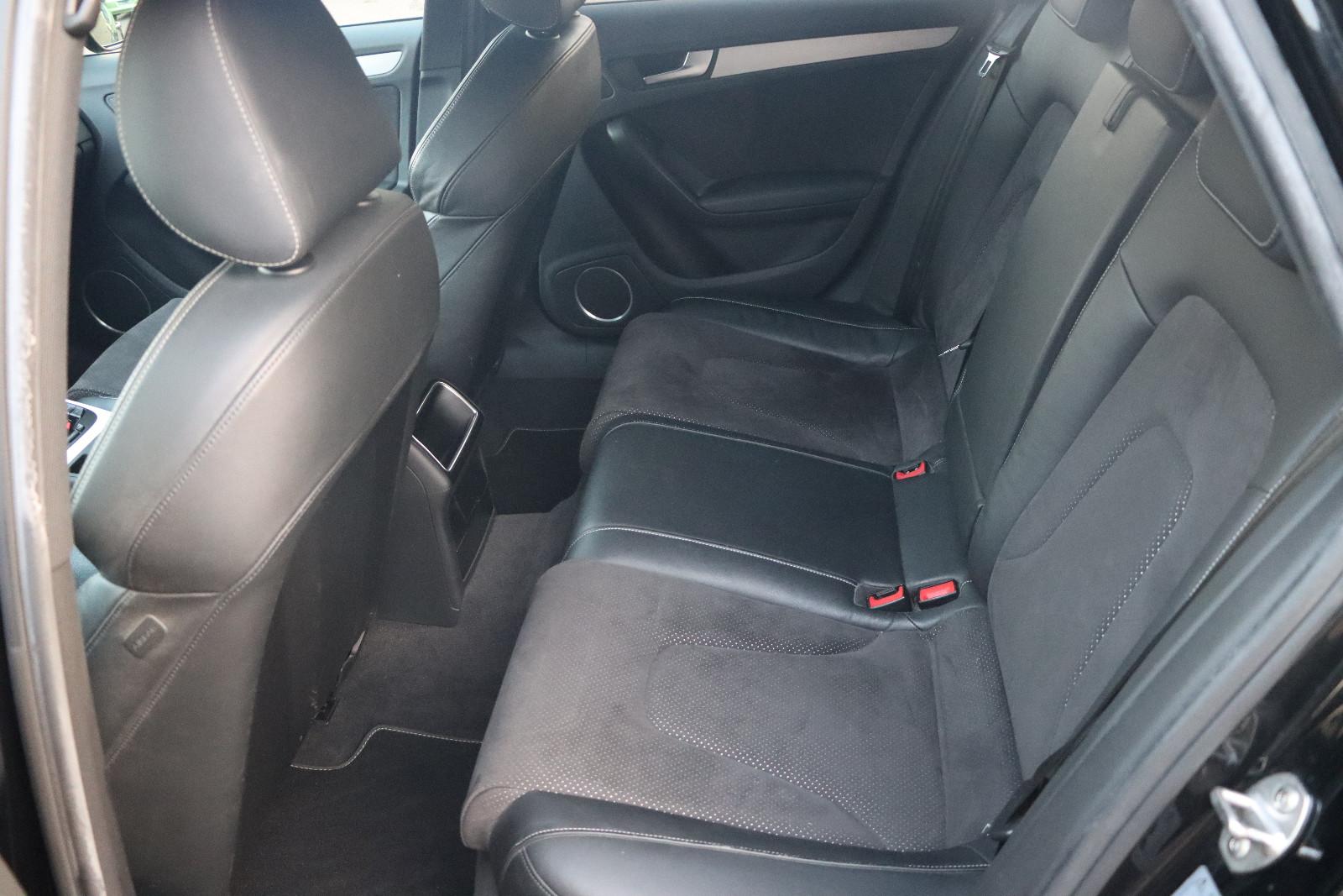 AUDI A4 AVANT - S LINE - 239 CV - BVA