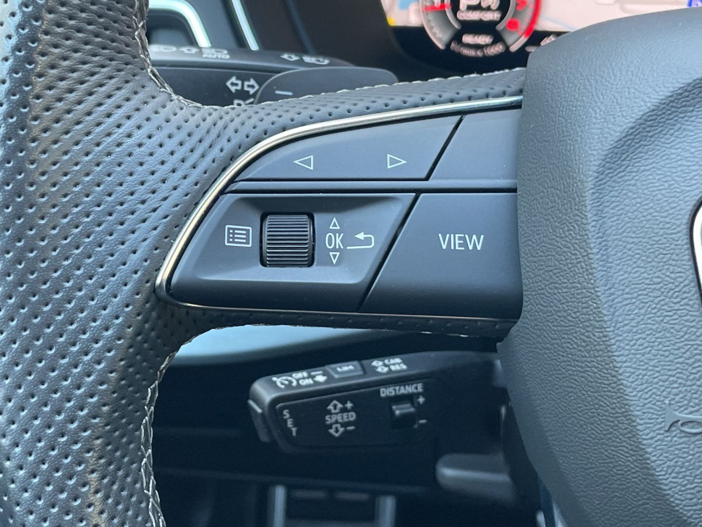 A4 40 TFSI Avant S line quattro Matrix/AHK/Pano/