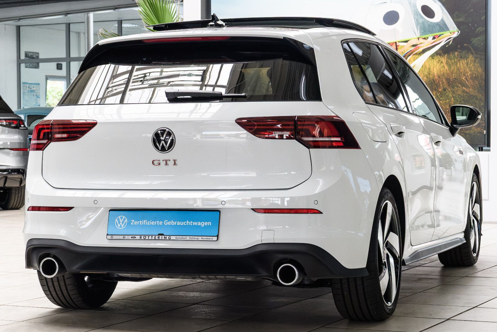Fahrzeugabbildung Volkswagen Golf VIII GTI DSG LED+PANO+RFK+HuD+BLACK-STYLE
