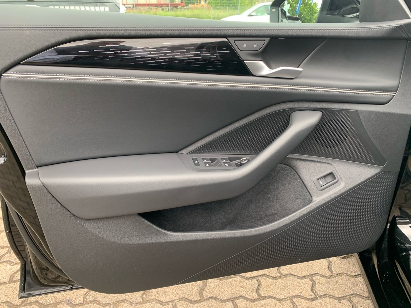 Fahrzeugabbildung Volkswagen Passat 2.0 TDI DSG Elegance Navi LED