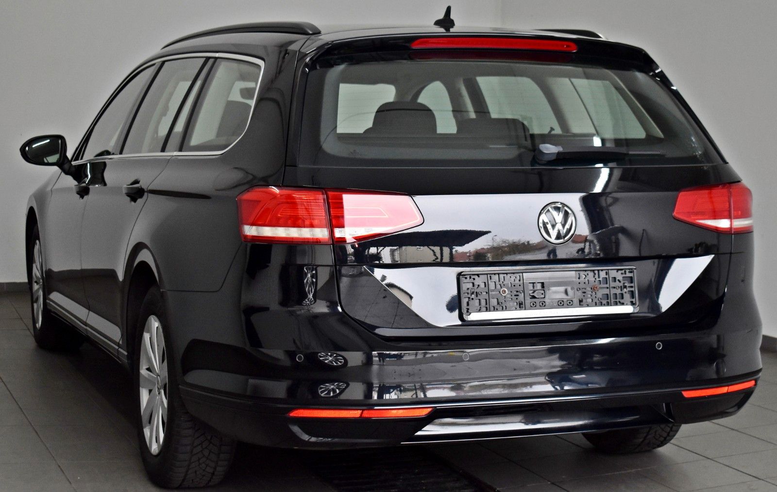 Fahrzeugabbildung Volkswagen Passat Variant Comfortline Navi,Kamera,SH,PDC,WR