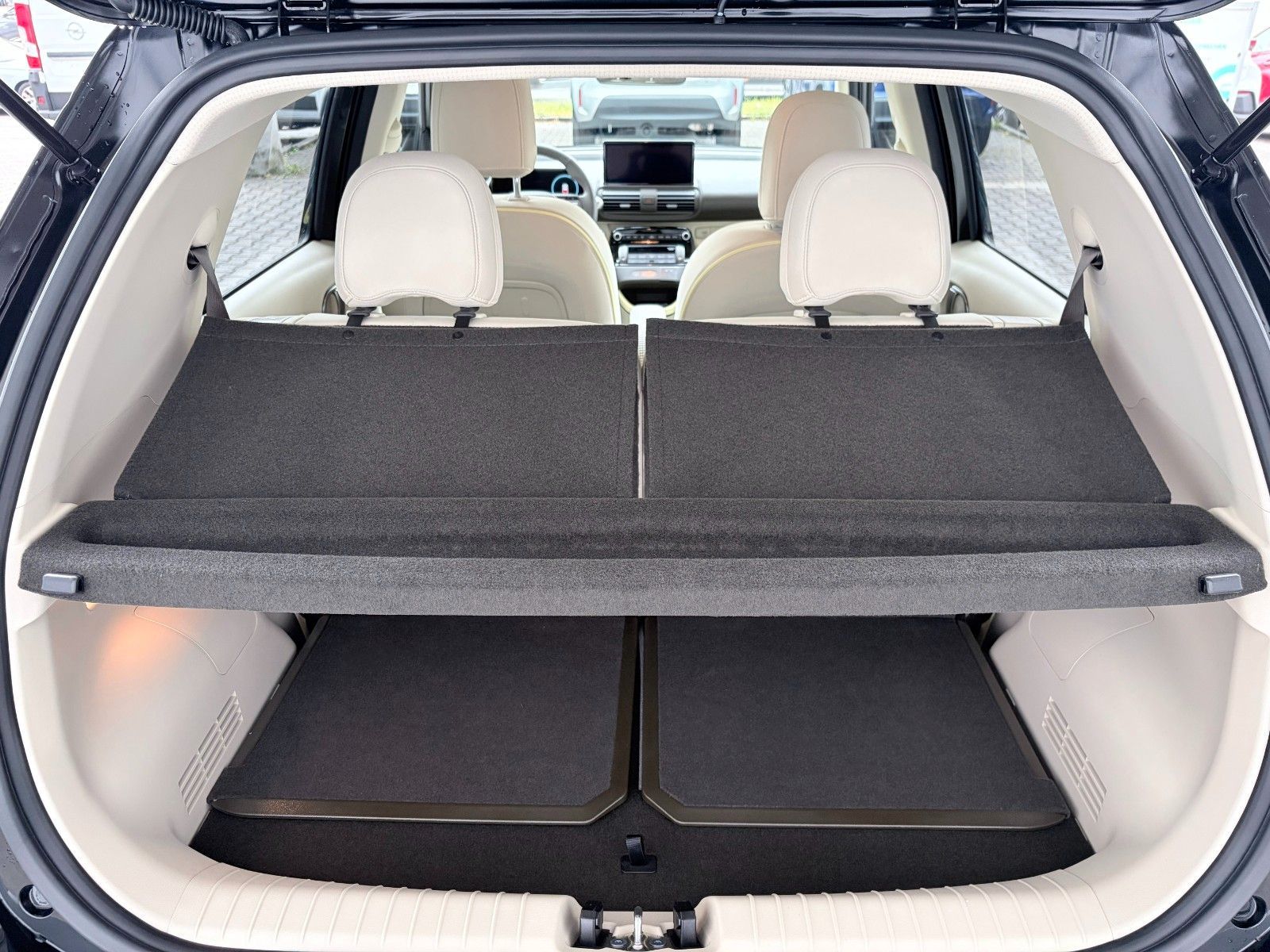 Fahrzeugabbildung Hyundai Inster Elektro FWD 85 kW Trend KlimaA,Navi,SHZ