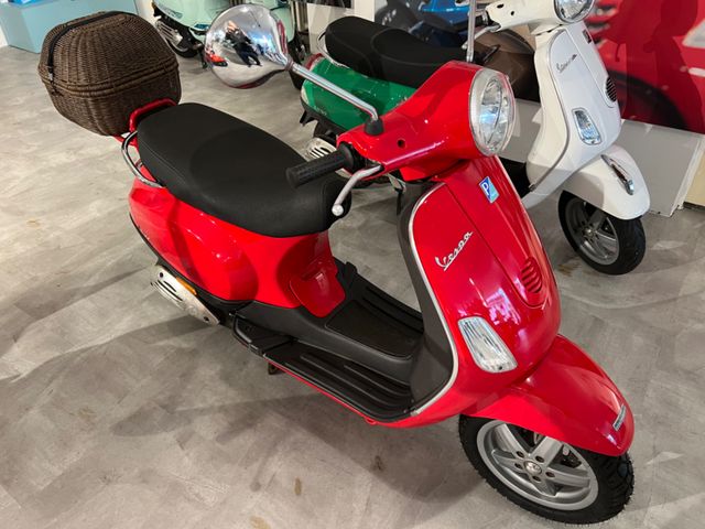 Vespa LX 50 Rot 2 Takt nur 8100 km