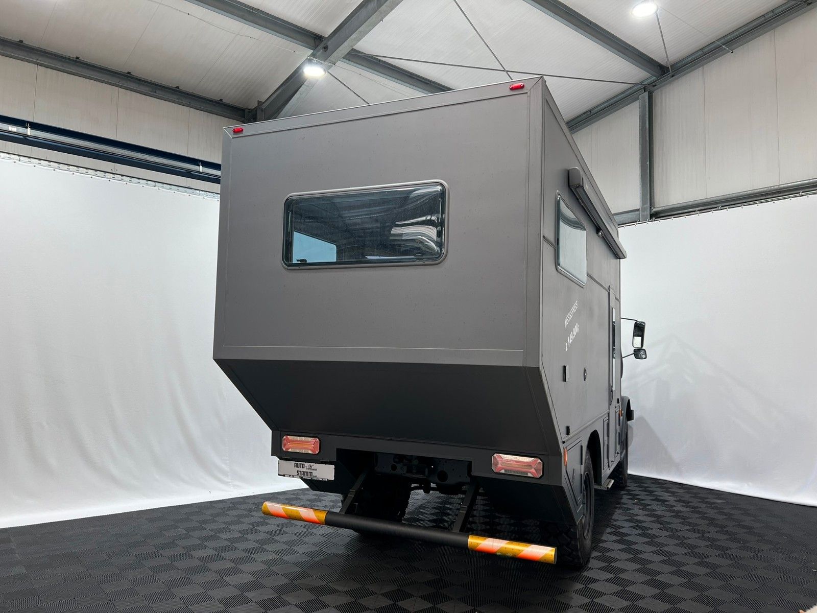 Fahrzeugabbildung Mercedes-Benz Unimog 1300L - Expeditionsmobil