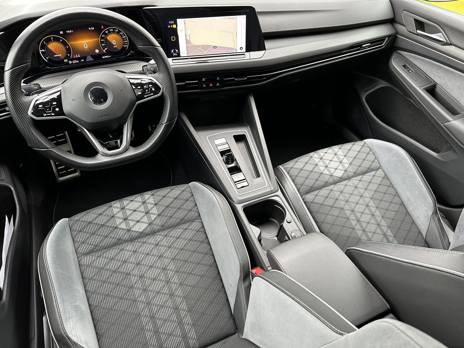 Fahrzeugabbildung Volkswagen Golf Variant 2.0 TDI DSG R-Line NAV+LED+AHK+18ZO
