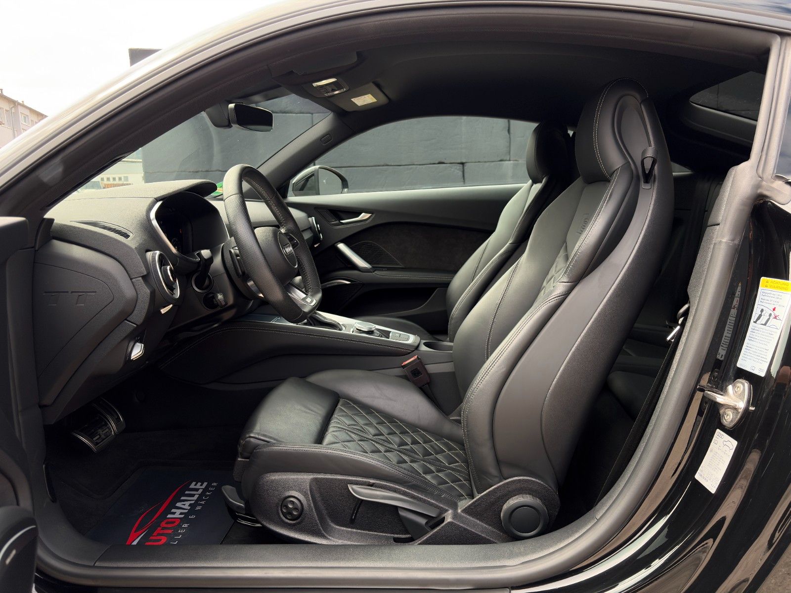 Fahrzeugabbildung Audi TT Coupe 1.8 TFSI S Line B&O CAM Tempomat Leder