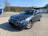 Mercedes-Benz E 200 KOMPRESSOR !! Org. 59.850km!! - Mercedes-Benz E 200 mit Benzin-Antrieb: Blau, Limousine