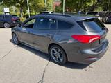 Ford Focus Turnier ST-Line 125PS ** HAGELSCHADEN** - Ford Hagelschaden mit Benzin-Antrieb