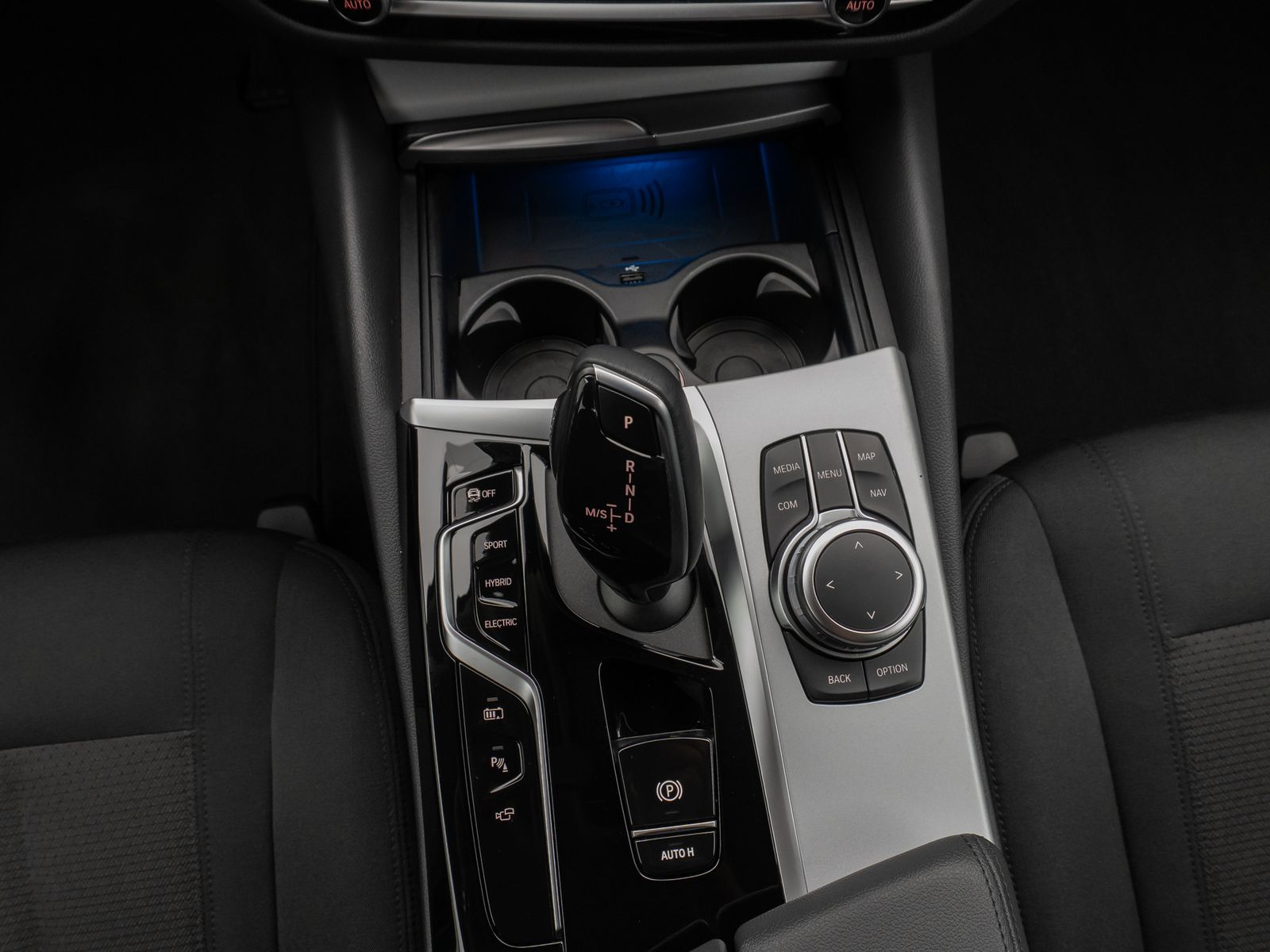 Fahrzeugabbildung BMW 520e  Laser 360° HUD DAB H/K ACC Alarm Komfort