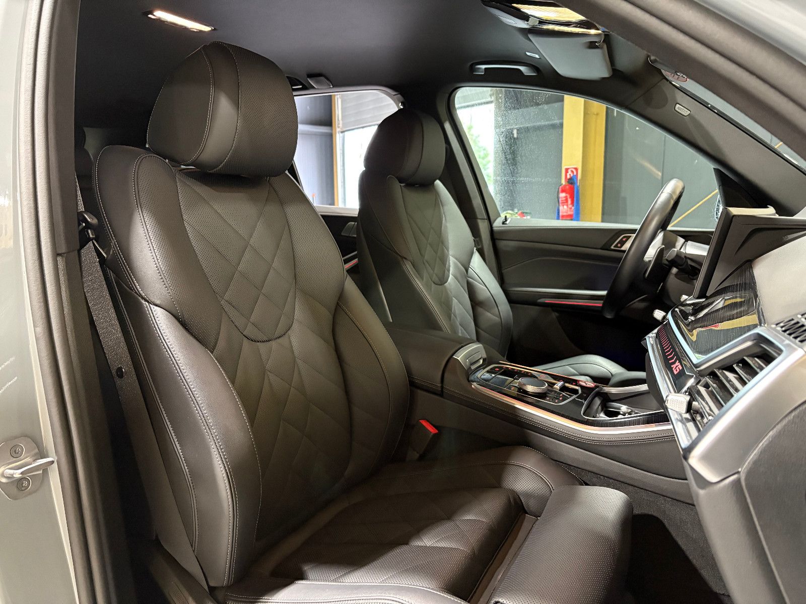 Fahrzeugabbildung BMW X5 30 d xDrive M Sport/HEAD-UP/360°/SOUND/AMBIEN