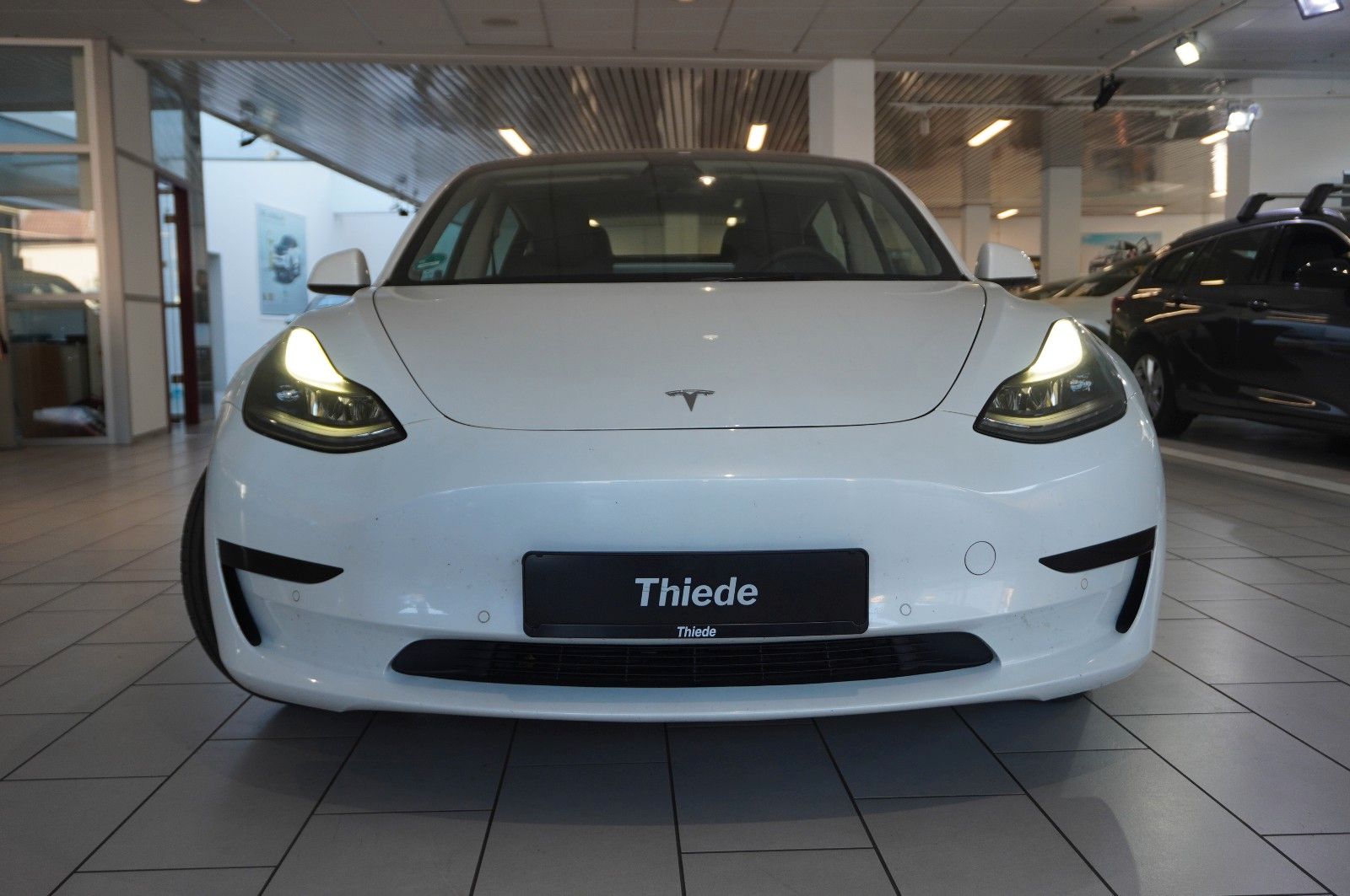 Fahrzeugabbildung Tesla Model 3 Standard Range Plus NAVI/KAMERA/SH/WÄRME