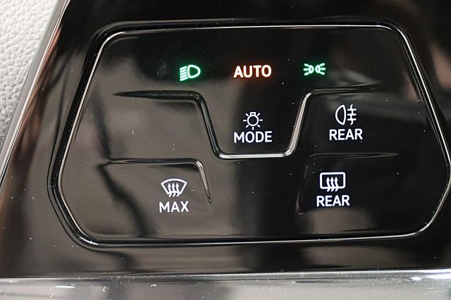 Golf 1.5 TSI Life LED NAVI KLIMA SHZ DAB BT PDC