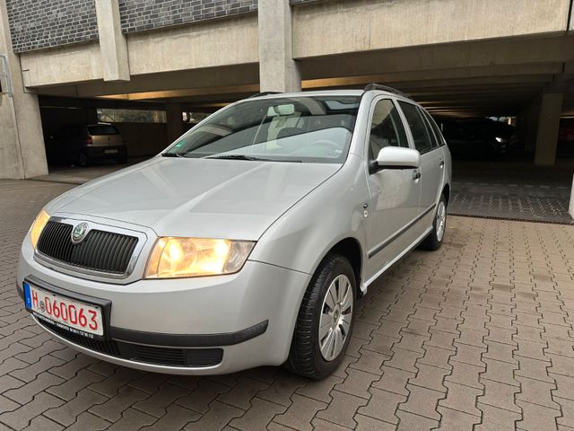 Skoda Fabia Combi 1.4 Ambiente/AHK/PDC/TÜV neu