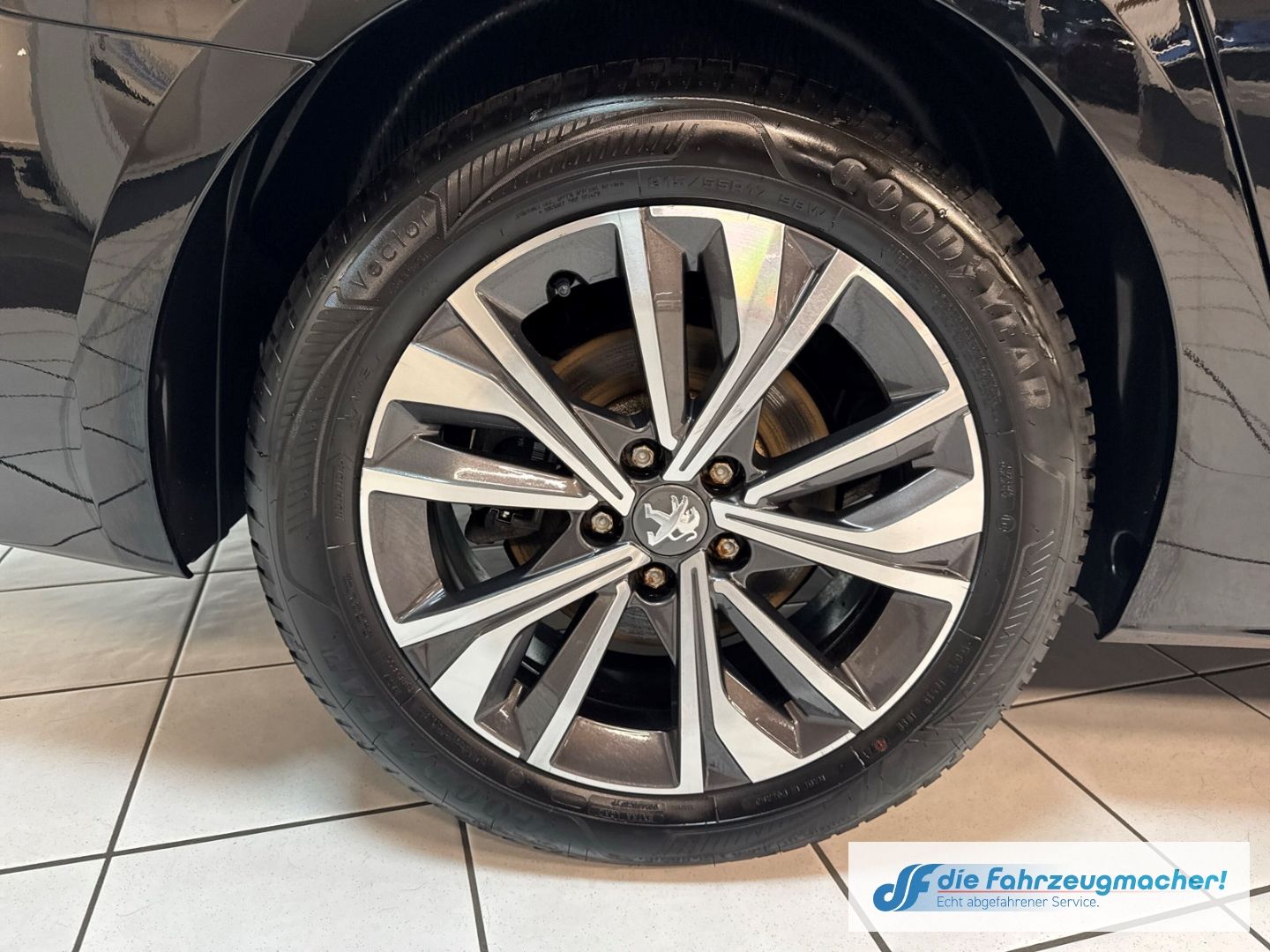 Fahrzeugabbildung Peugeot 508 SW Allure Pack Navi 360 Kamera ACC 2-Zonen-K