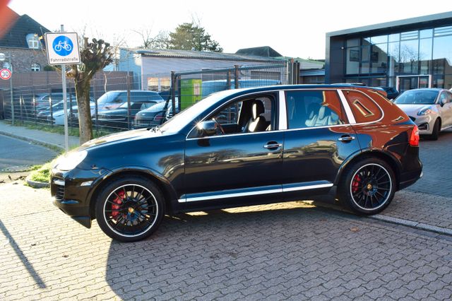 Porsche Cayenne Turbo *Standheizung**Luft*21" SportPlus*