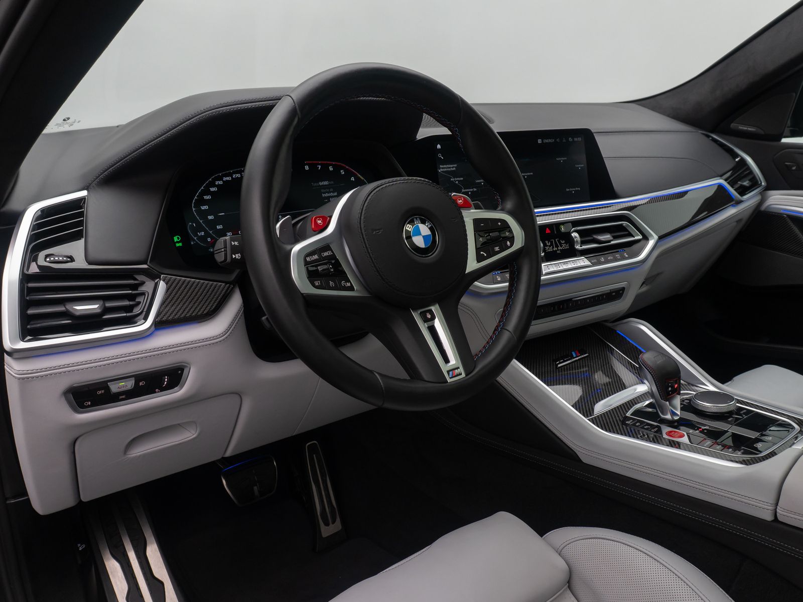 Fahrzeugabbildung BMW X6 M Competition Massage FondEnt Individual Voll