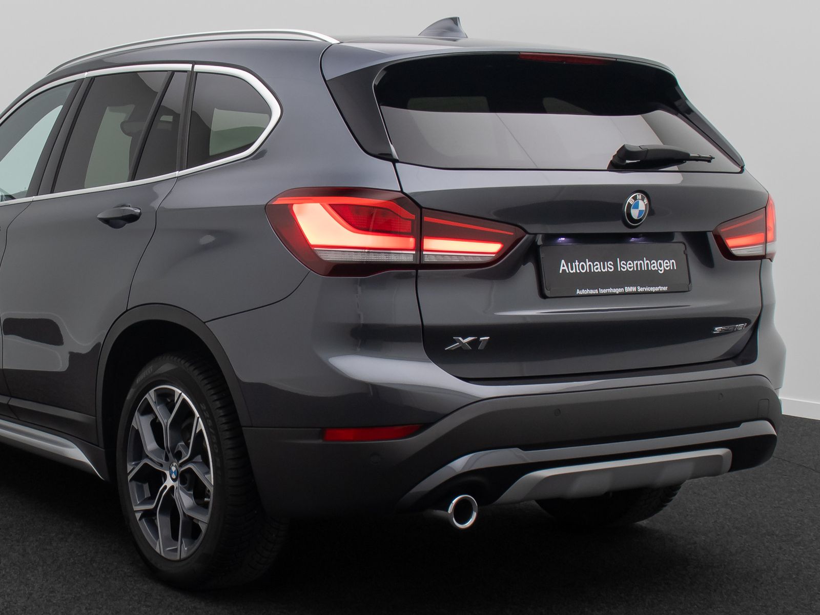 Fahrzeugabbildung BMW X1 sD18i xLine DAB Kamera HiFi Komfort Sport 18"