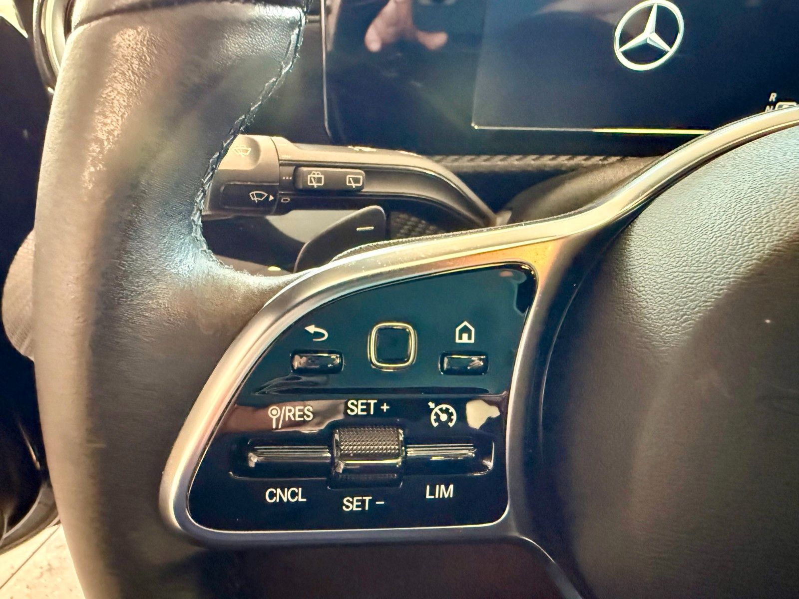 Fahrzeugabbildung Mercedes-Benz CLA 180d Shooting Brake