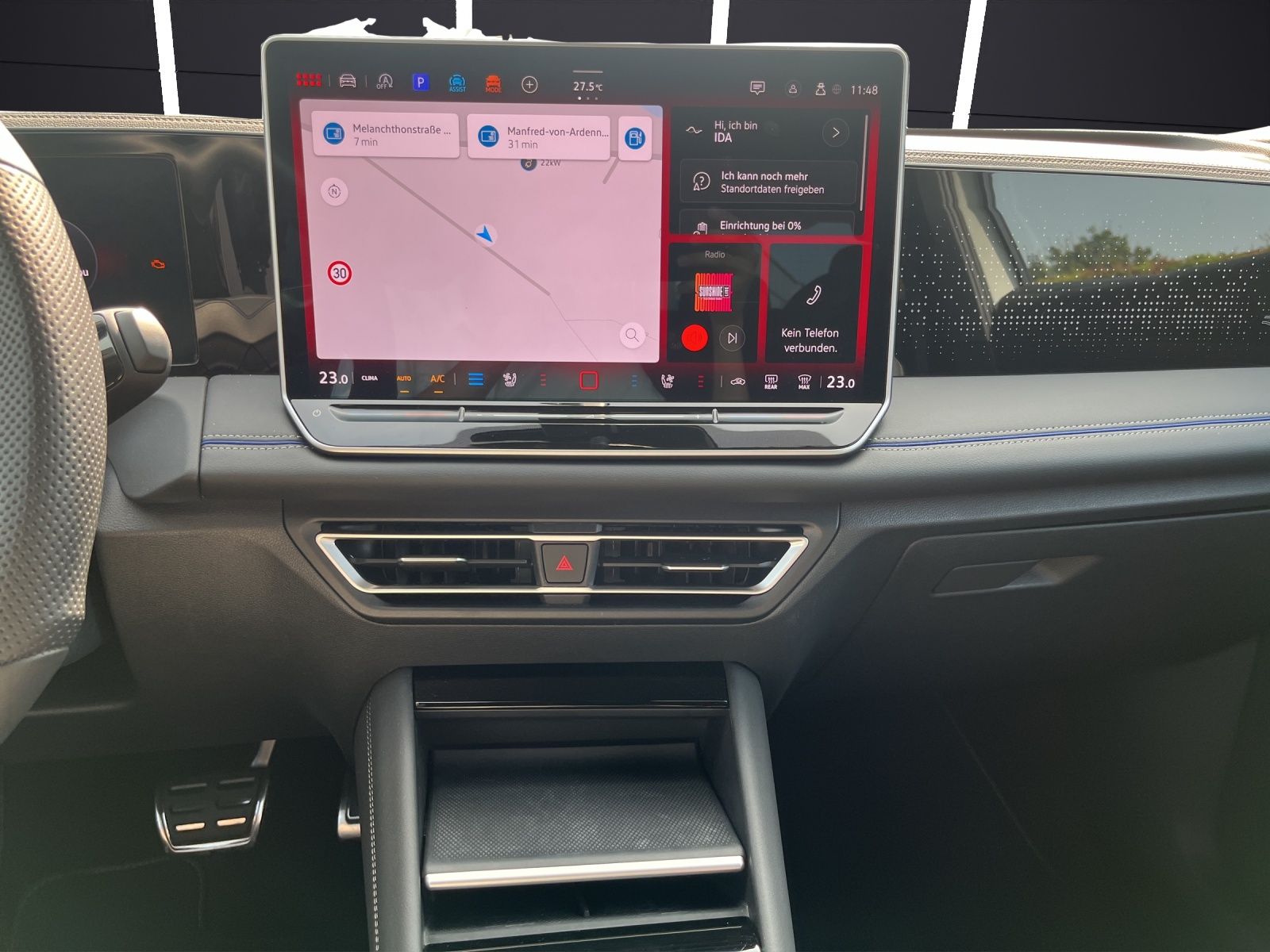 Fahrzeugabbildung Volkswagen Tiguan TDI R-Line 4M DSG MATRIX AHK PANO 20" NAV