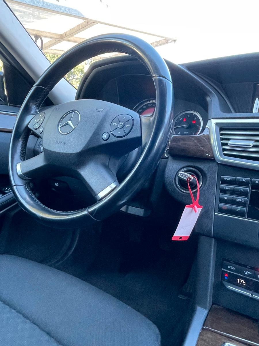 Mercedes-Benz E250 2011 — photo 19