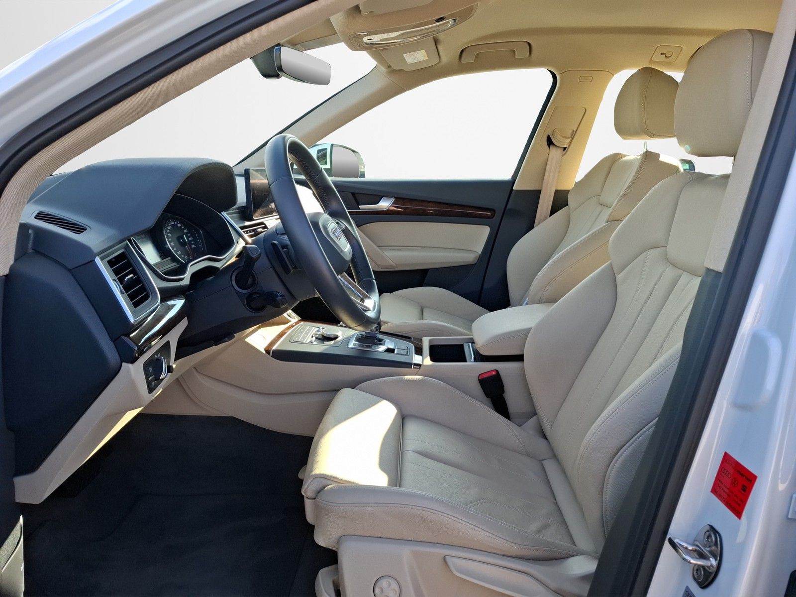 AUDI Q5 40 TDI quattro sport S-TRONIC / LEDER / AHK / - Image 9