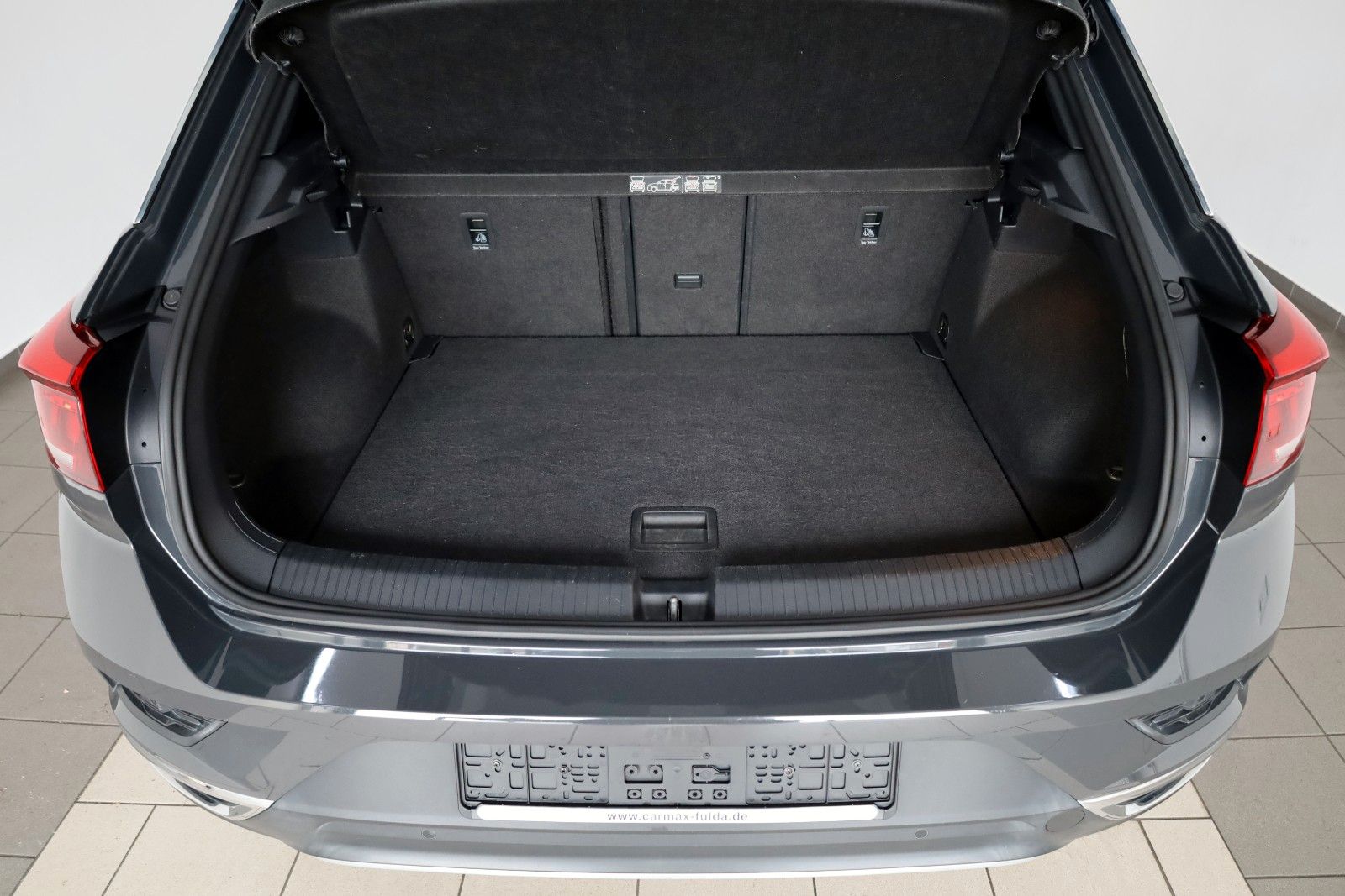 Fahrzeugabbildung Volkswagen T-Roc Sport 4M Navi,ACC,SH,PDC,Apple CarPlay,+WR