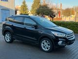 Ford Kuga Titanium *4x4 *AHK. *Lenkrad HZ.  *wenig Km - Ford Kuga Gebrauchtwagen in Dresden