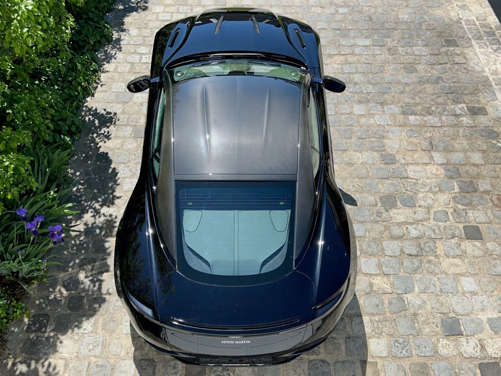 ASTON MARTIN DB11