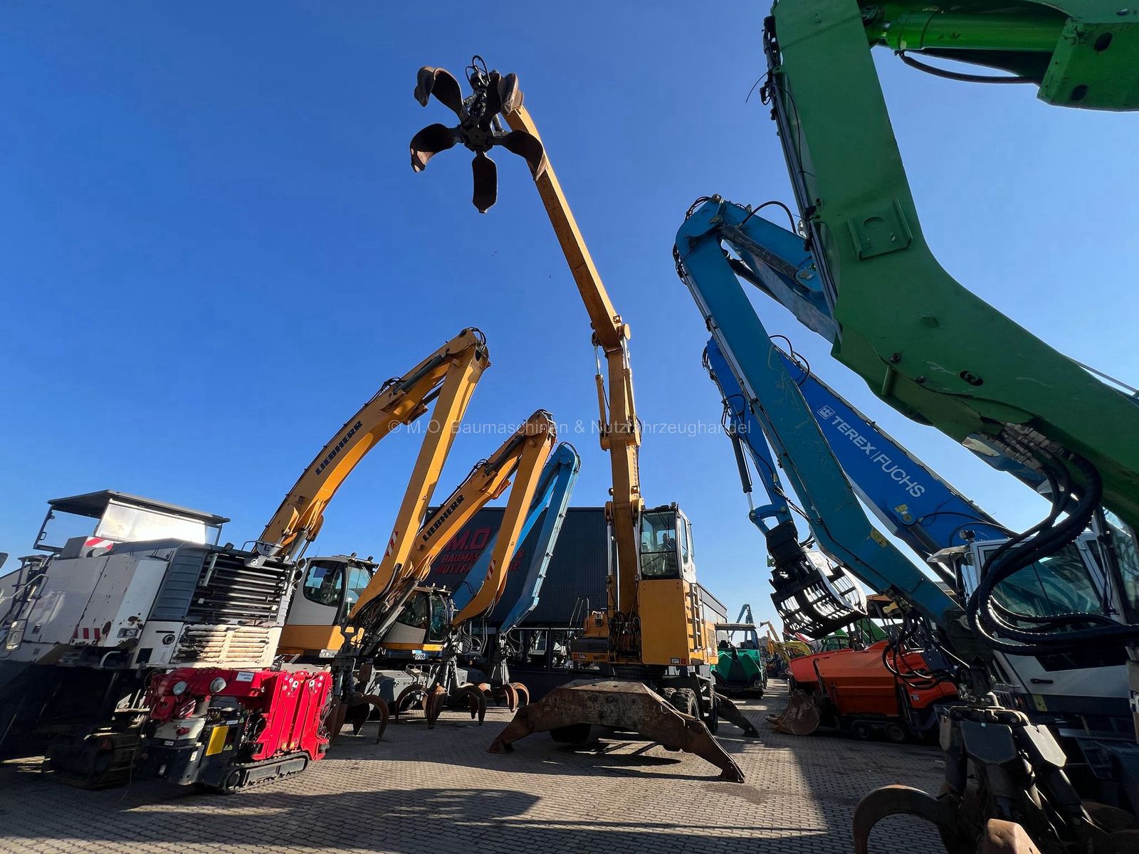 Fahrzeugabbildung Liebherr A 934 C Litronic