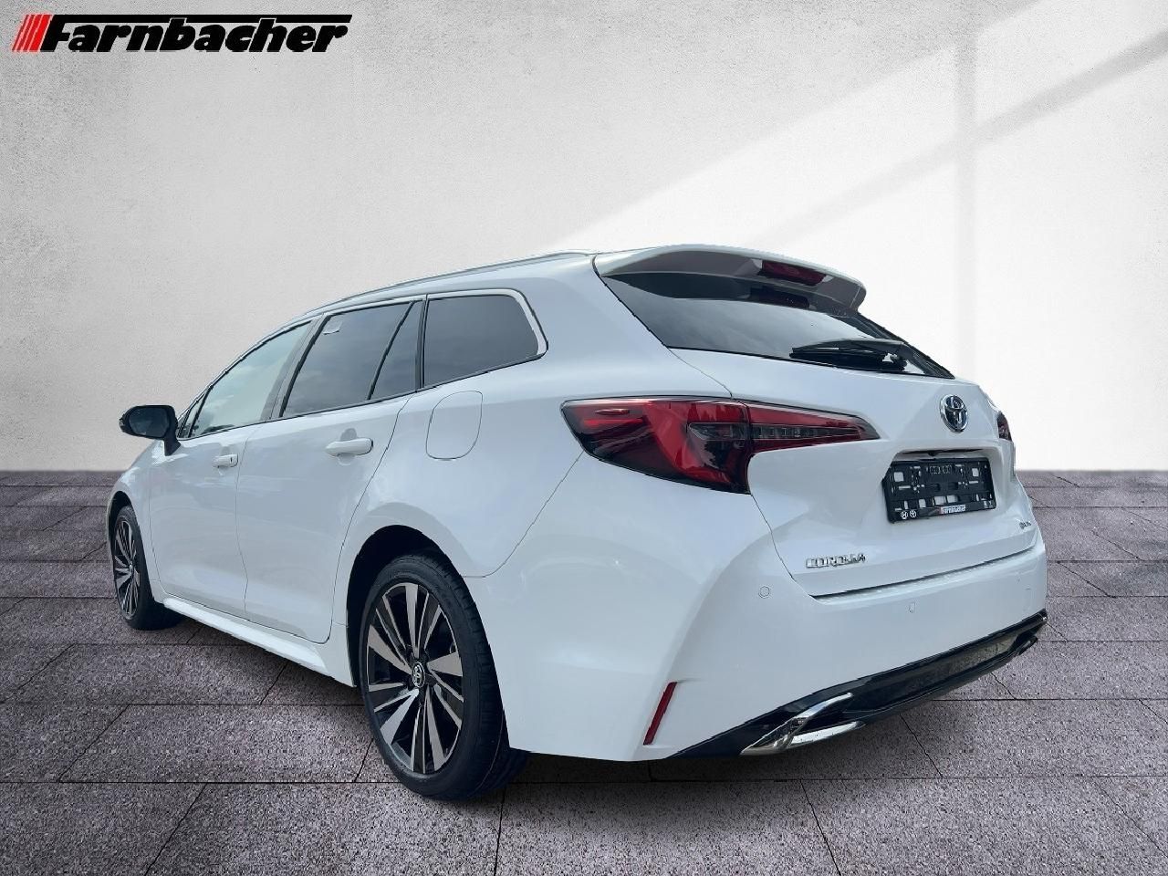 Fahrzeugabbildung Toyota Corolla TS 2,0 Hybrid Teamplayer + Technik-Paket