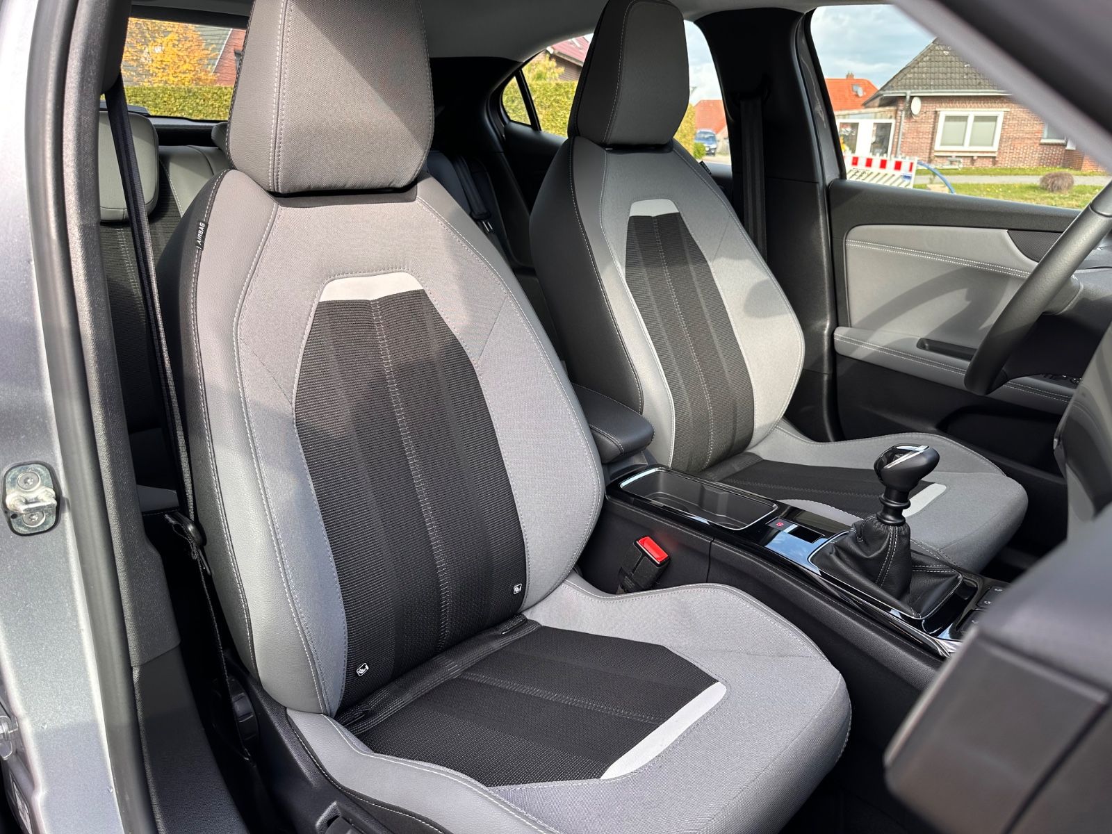 Fahrzeugabbildung Opel Mokka Business Elegance LED/PDC/APP/Kamera/Kessy