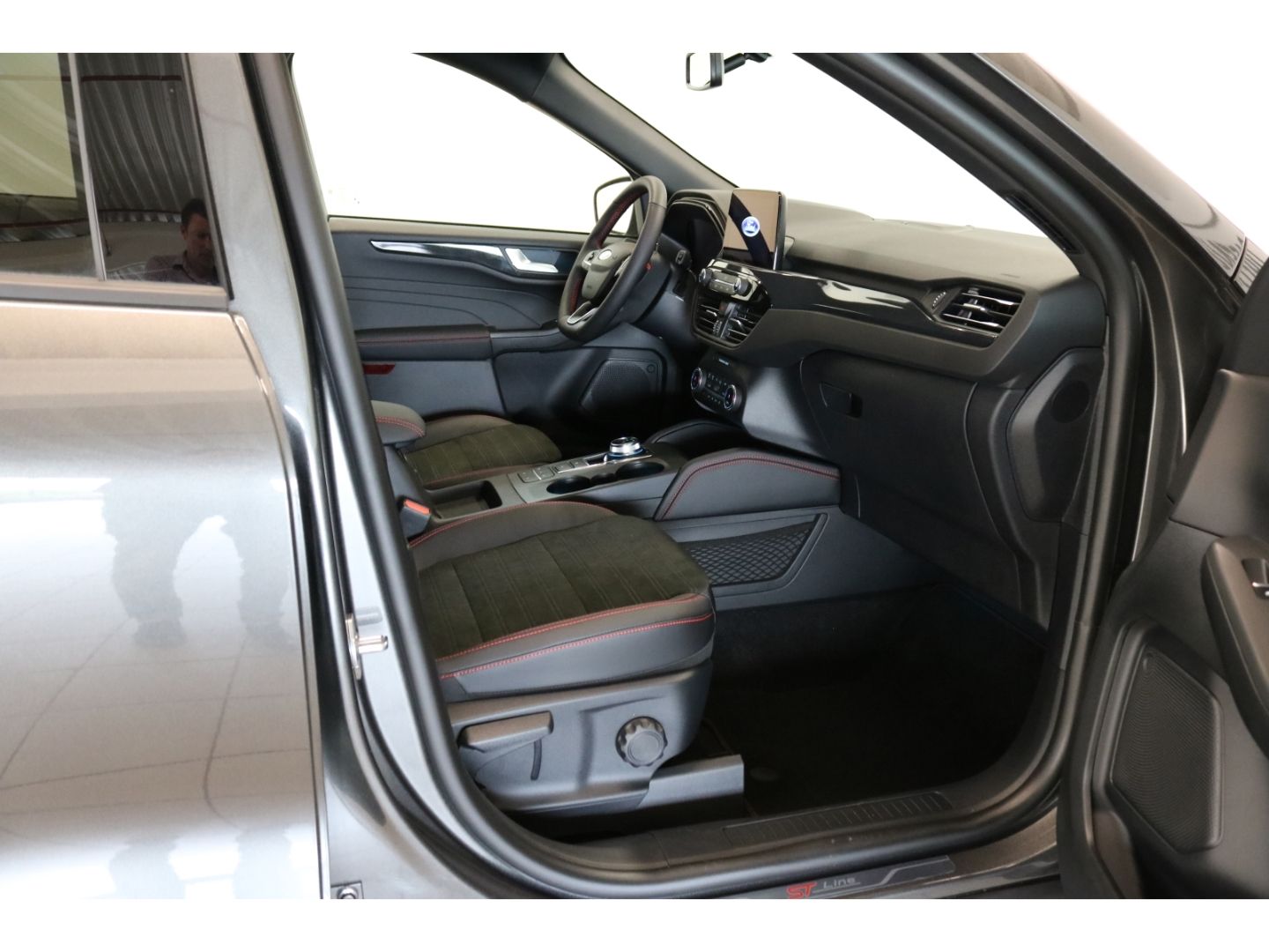 Fahrzeugabbildung Ford Kuga Plug-In Hybrid ST-Line X 2.5 Kamera LED