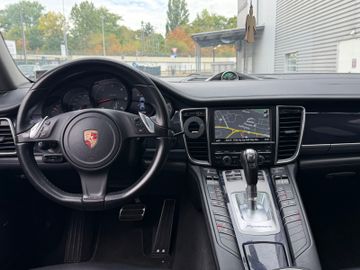 Porsche Panamera - 12
