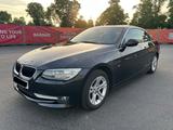 BMW 318i Cabrio - Navi Vollleder Xenon PDC - BMW 318 mit Benzin-Antrieb: Schwarz, Leder, Cabrio