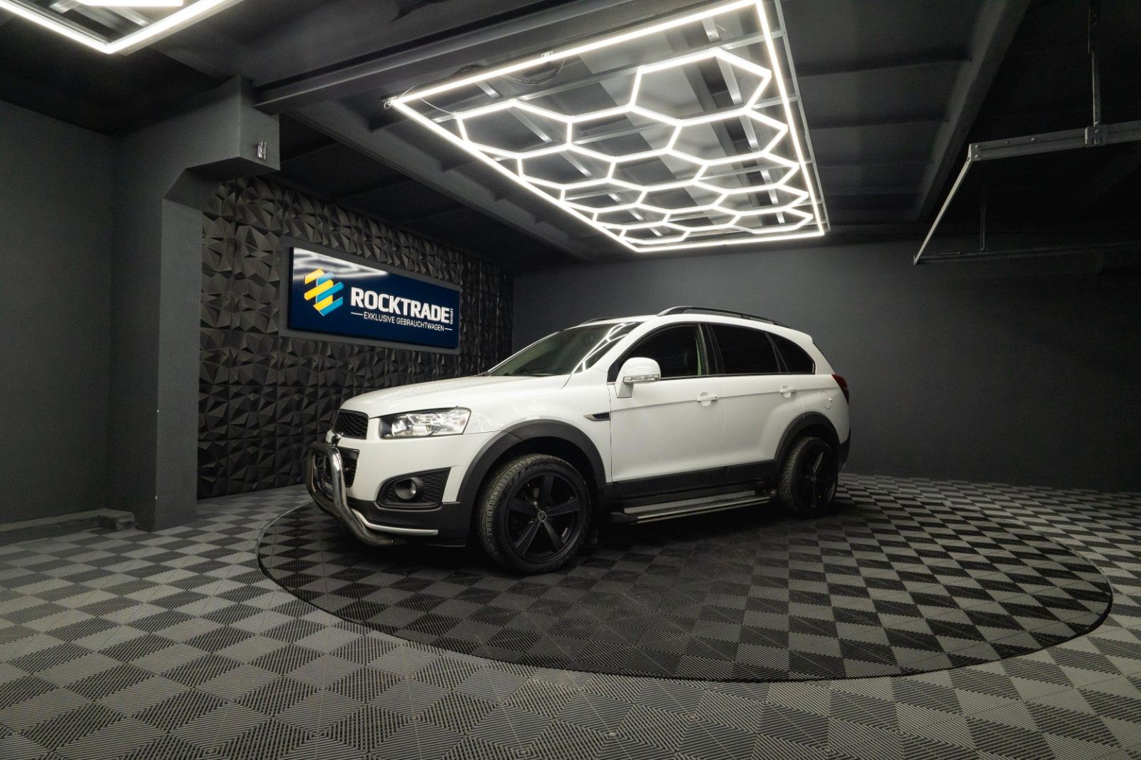 Fahrzeugabbildung Chevrolet Captiva 2.2 D LT+ 2WD Sport | 7 Sitze | 19 Zoll