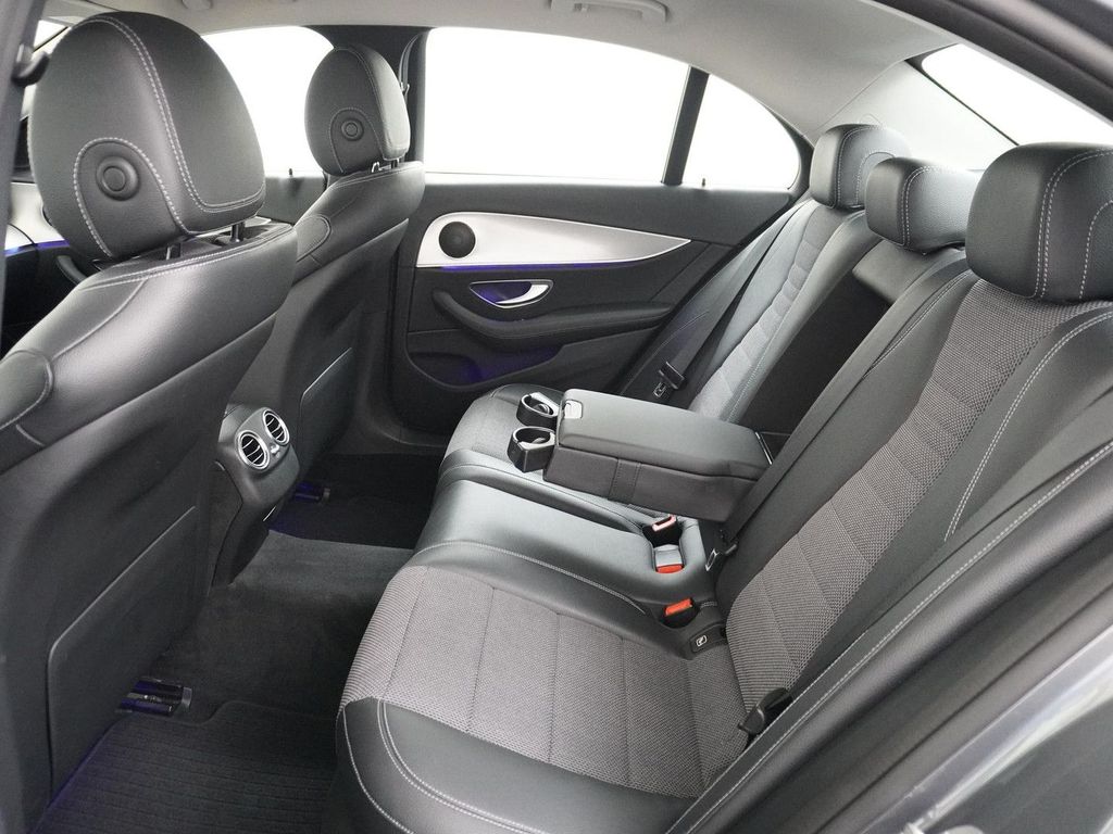 Mercedes-Benz E 350 e Avantgarde AHK Widescreen Sfeer verlicht
