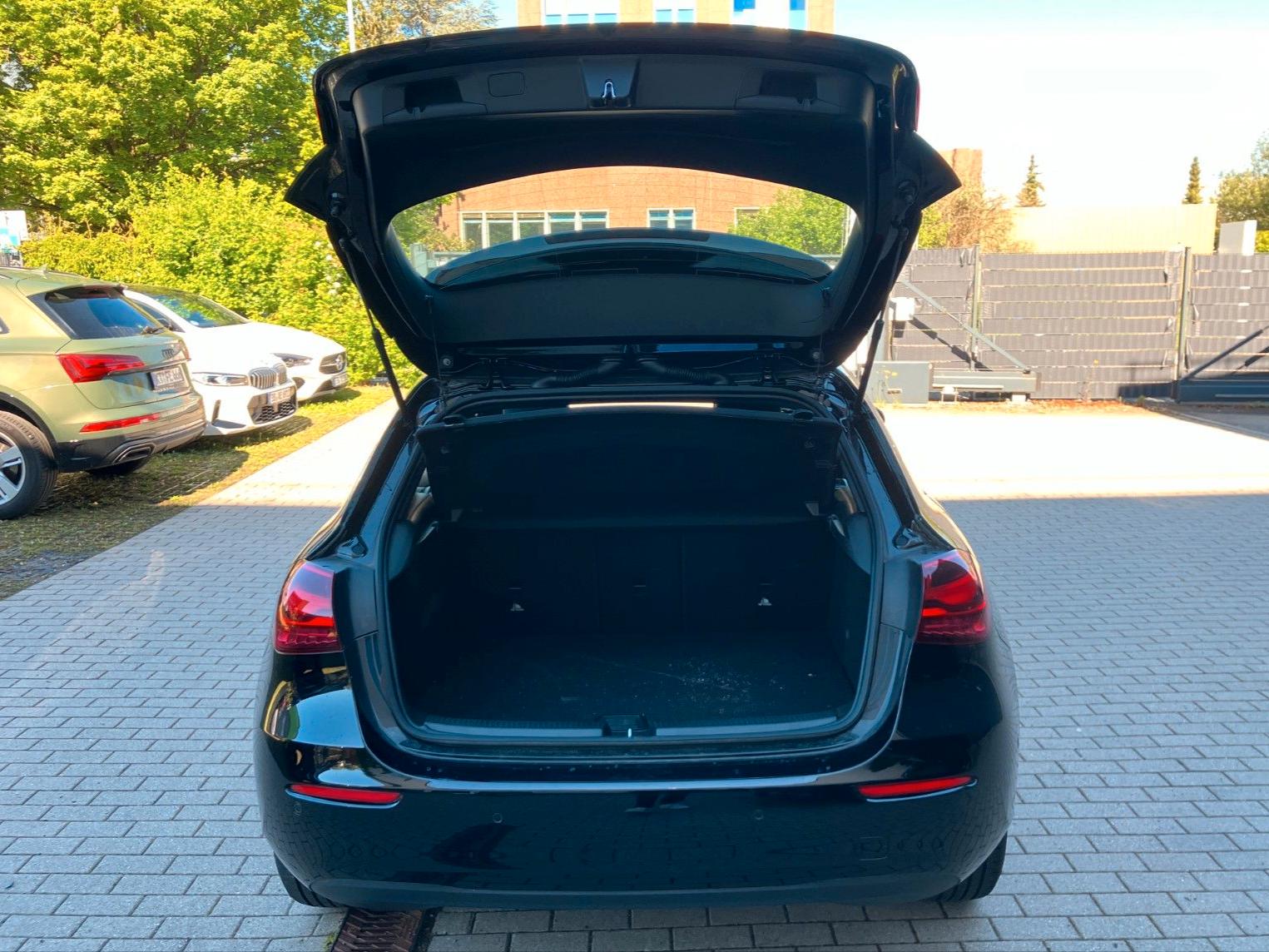 Mercedes-Benz A 250 e