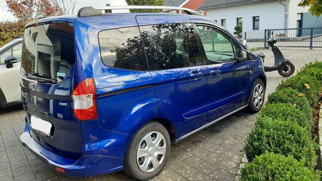 Ford Tourneo Courier 1.0 Ecoboost