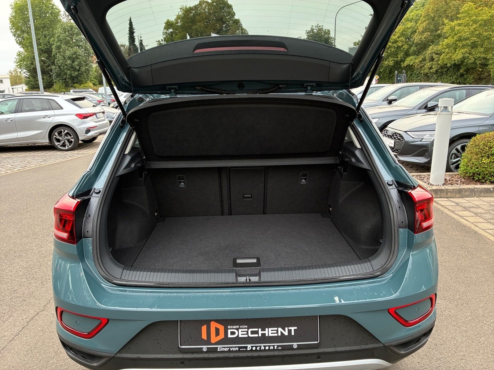 Fahrzeugabbildung Volkswagen T-Roc 1.5 TSI Goal LED,Navi,PDC,SHZ,ACC,Virtual
