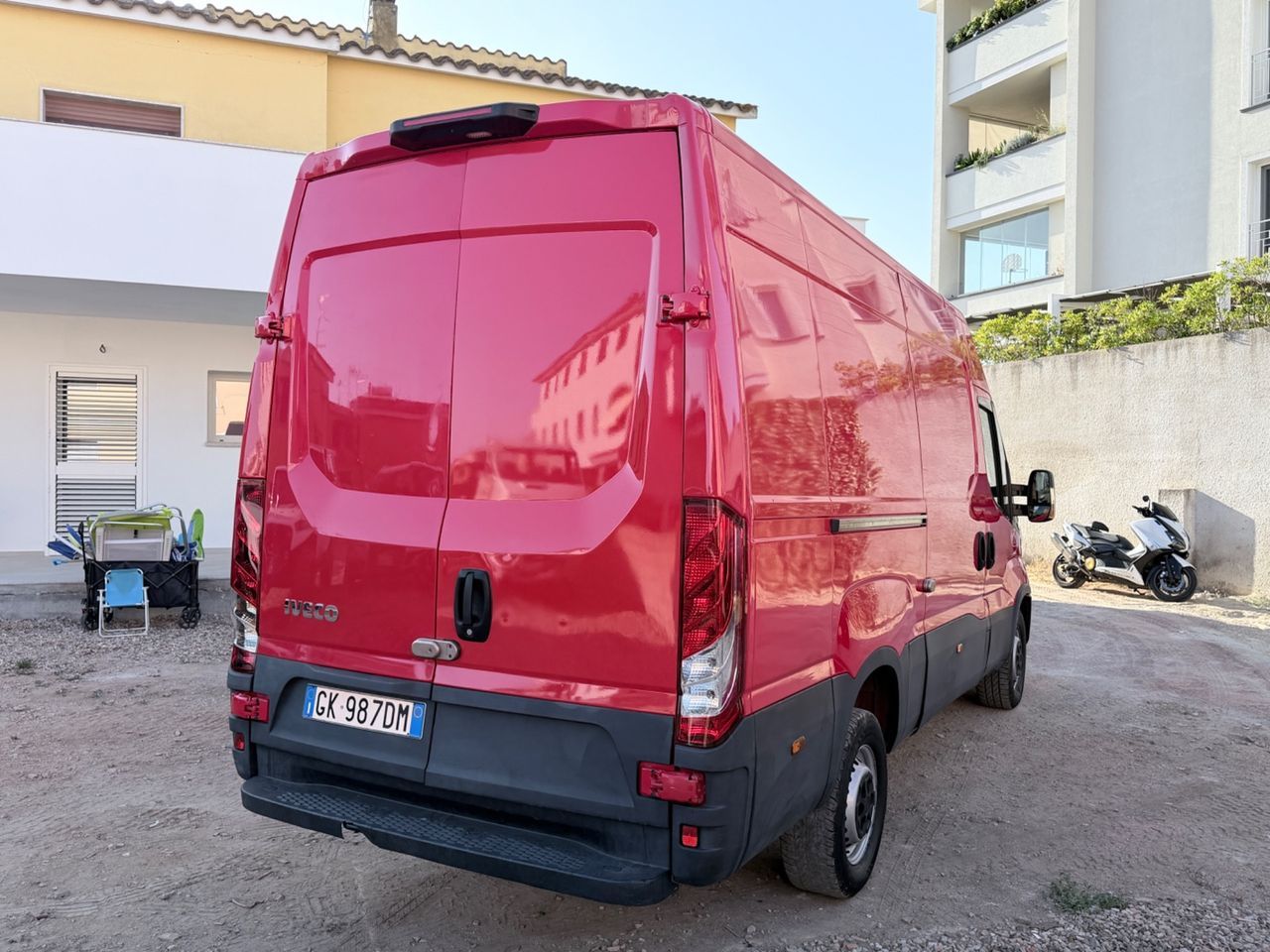 Iveco Daily 35S12 2.3 HPT PLM Cabinato imagem 3