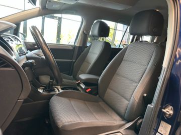 MYAUTOCENTER – Gebraucht- und Jahreswagen mit Werkstattservice in Pfaffenhofen Volkswagen Touran *1.HAND*Tempo*Klima*AHK*PDC*