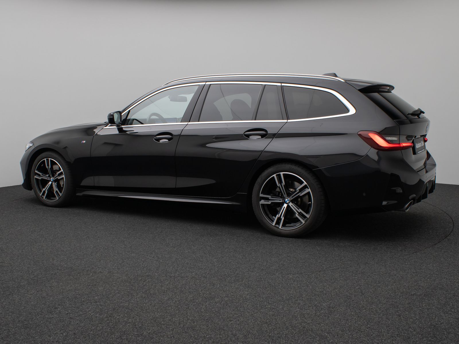 Fahrzeugabbildung BMW 330i M Sport Panorama Kamera DAB H/K DrivAssist