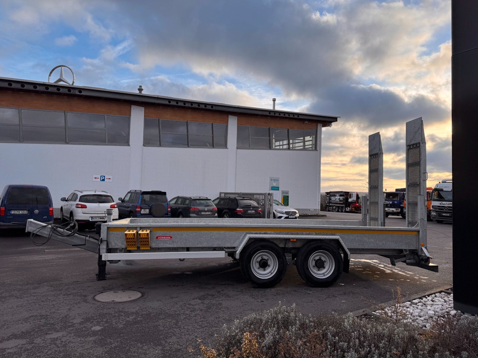 Fahrzeugabbildung Wörmann BauTL105.55/200 Rampen verzinkt