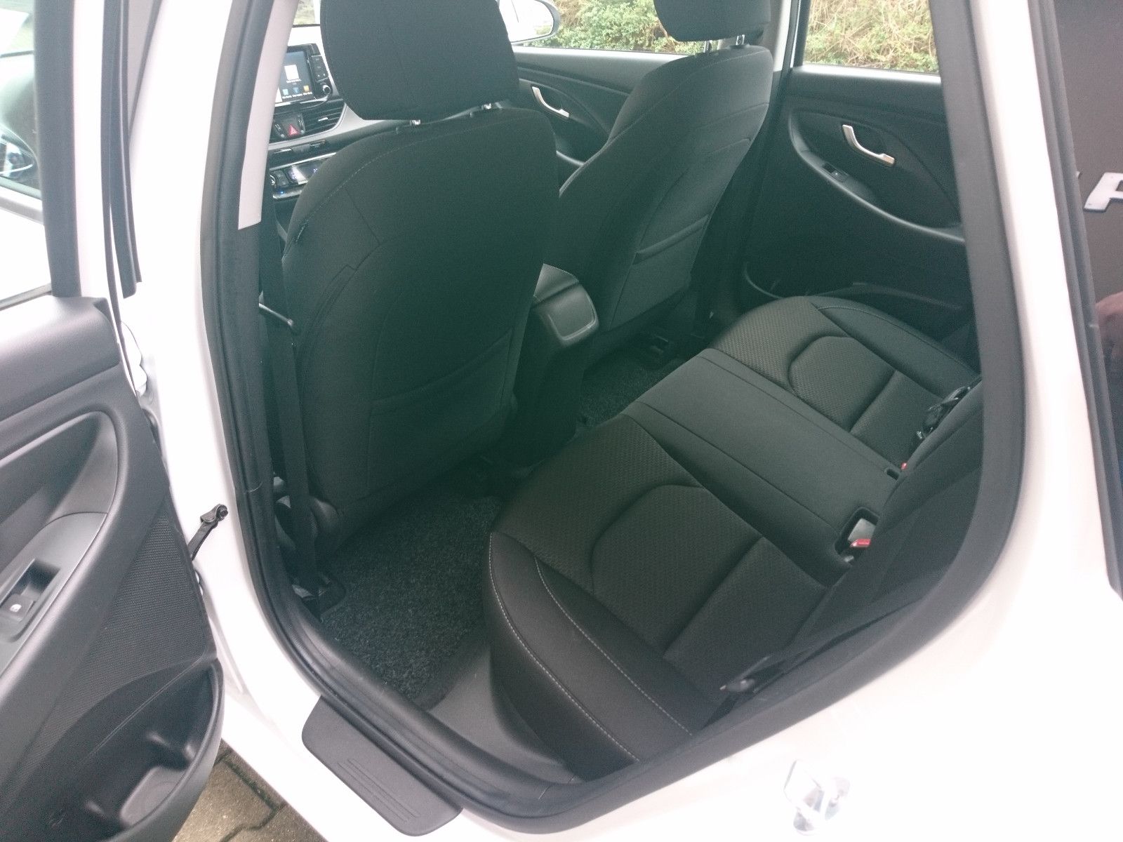 Fahrzeugabbildung Hyundai i30 Kombi 1.6CRDi 136PS TREND NAVI Komfortpaket
