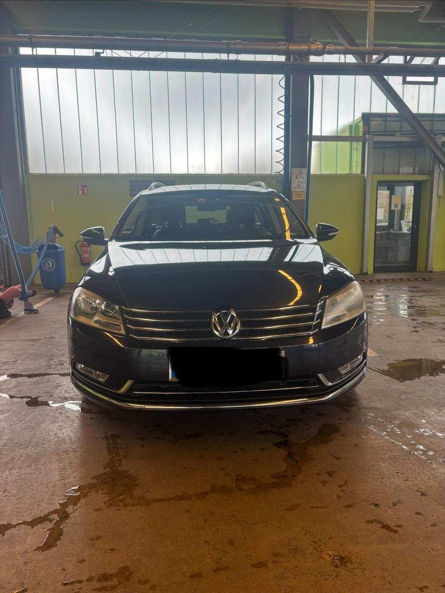 Volkswagen Passat 2012 — engine 140 HP (103kW)
