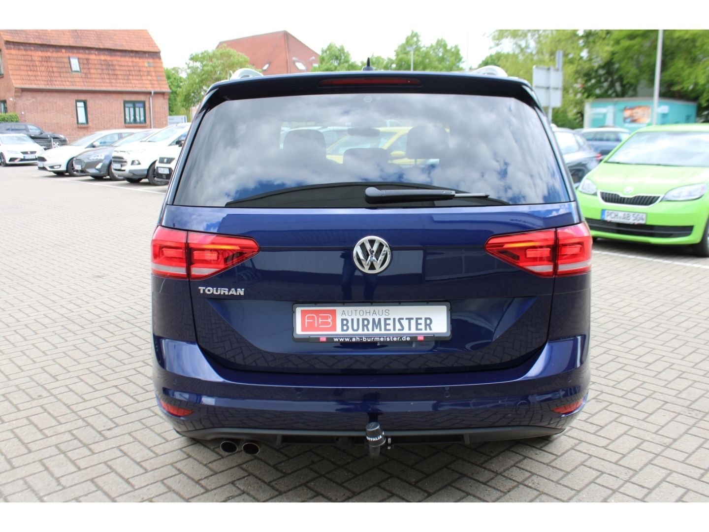 VW Touran IQ.DRIVE 2.0 TDI BMT ACC LED AHK el. Heck - Image 4