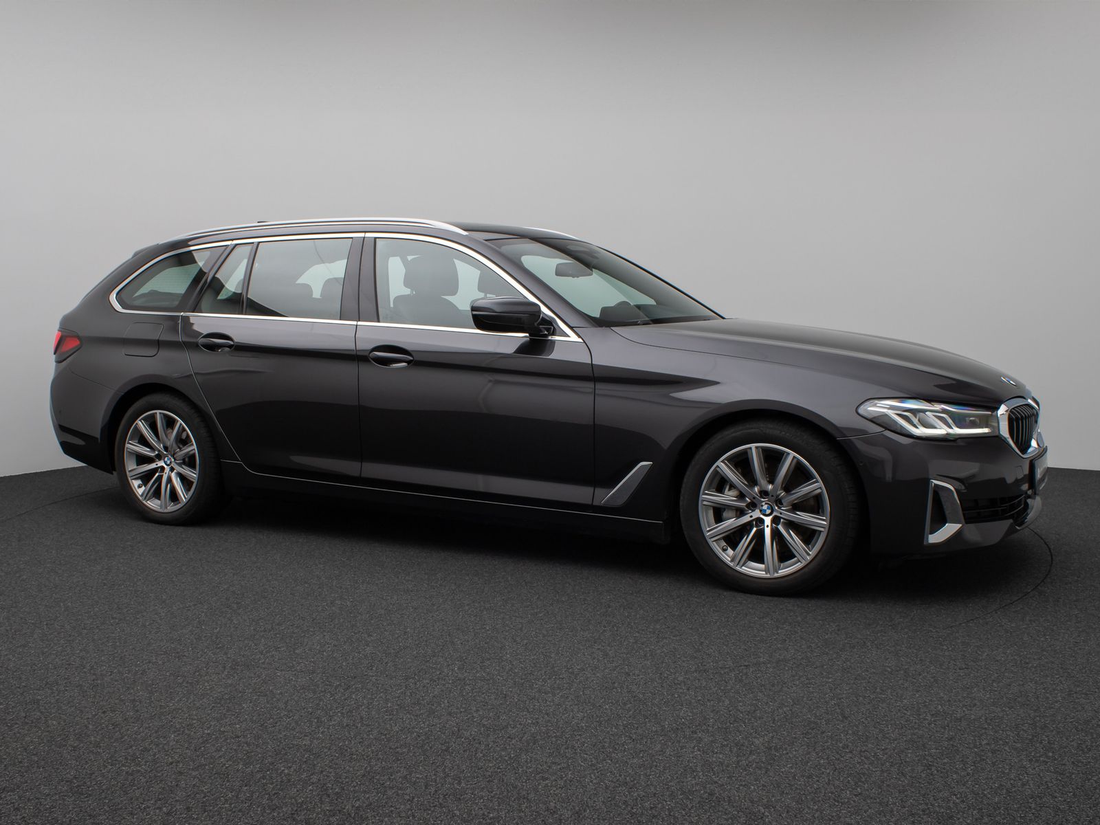 Fahrzeugabbildung BMW 530d xD LuxuryLine Panoram Kamera Laser HUD HiFi