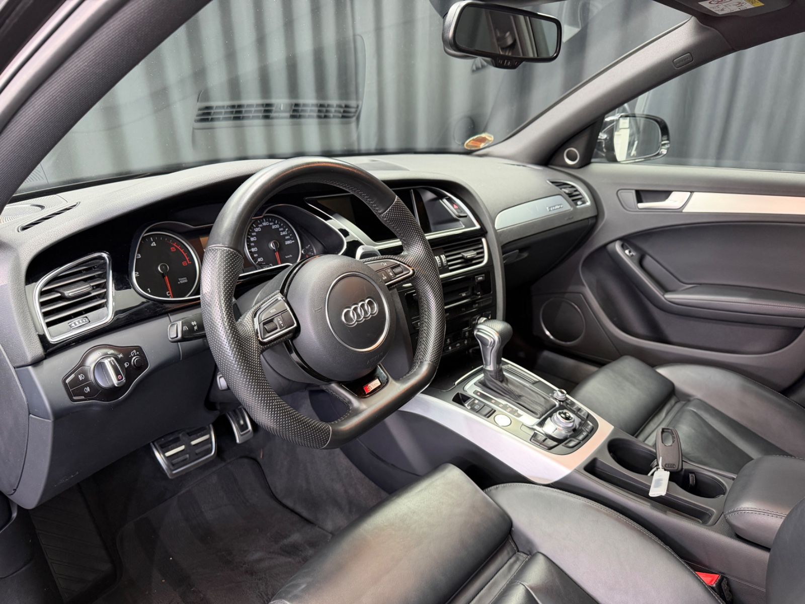 Fahrzeugabbildung Audi A4 Avant S line quattro|B&O|RS-SITZE|NAVI