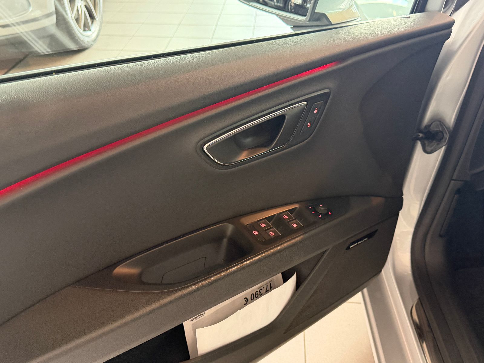 Fahrzeugabbildung SEAT Leon ST FR//ACC/LED/PANORAMA/APPLE-CAR/KAMERA
