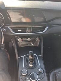 Alfa-Romeo Stelvio - 7
